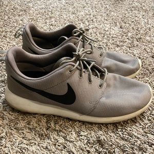 Mens Nike Roshe 10.5